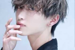 高中生适合烫什么发型（高中生适合烫什么发型男）