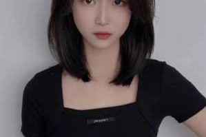 脸小的人适合什么发型（脸小的人适合什么发型女）