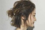 蓬松的发型怎么弄（蓬松的发型怎么弄?）