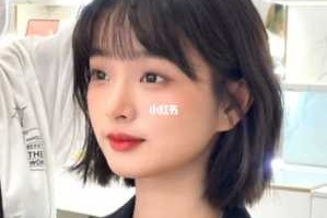 额头太短适合什么发型（额头上的头发特别短往上翘怎么办）