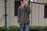 男卫衣怎么搭配图片（男卫衣怎样搭配才好看）
