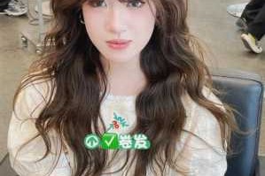 圆脸适合烫什么发型女（圆脸适合烫什么发型女2022图片）