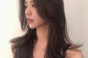 做什么头发比较好打理（最近想烫发的，但是听朋友说，由免打理免打理的烫发和要打理的烫发，哪种比较好，哪种保持的时间长）