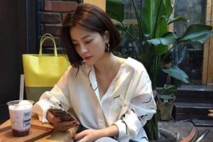 齐肩短发怎么搭配衣服（齐肩短发怎么搭配衣服好看）