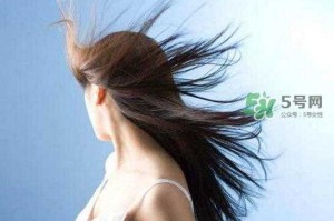 女生给男生摘白头发，能说明一点意思吗？求些真诚的答案,男生为什么会长白头发?
