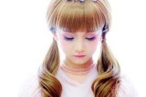 芭比公主头发怎么扎简单漂亮,芭比头发怎么扎简单又好看