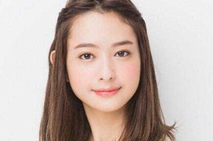中分刘海怎么卷才好看,中分刘海怎么扎好看图片
