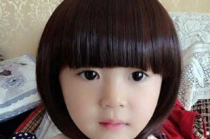 娃娃头发少怎么办（一岁半宝宝头发少是什么原因，要给宝宝补点什么可以让头发变多）