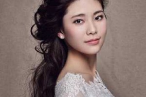 三角形的脸型适合什么发型（倒三角形脸型适合什么发型）