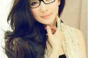 急！小眼睛适合带什么眼镜好看？大框还是小框？圆的还是方的,