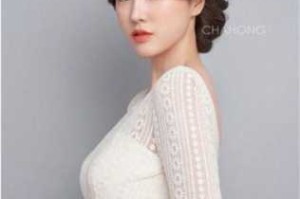 披肩发和盘发哪个显脸小,披肩发适合什么脸型?