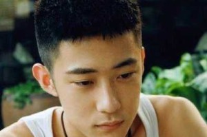 长脸适合什么发型男士（长脸适合什么发型男士图片）