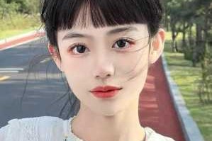 眉毛上的刘海叫什么（刘海齐眉什么意思）