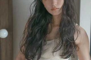 为什么还是黑头发好看（为什么还是黑头发好看呢）