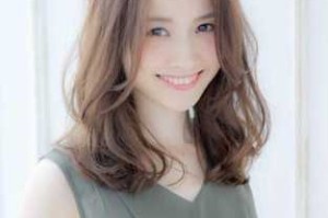 学生胖脸适合什么发型（学生胖脸适合什么发型女）