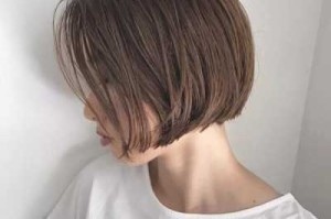 干燥的头发弄什么发型（干燥的头发弄什么发型好看）