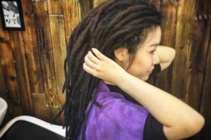 脏辫怎么洗头发（脏辫怎么洗头发好看）