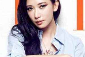 怎么偏分头发好看（头发偏分怎么梳好看）