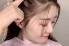 披肩头发怎么扎（披肩发前面怎么扎好看）