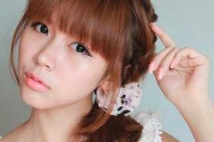 圆脸适合什么刘海图片（圆脸适合什么刘海图片女扎起来）