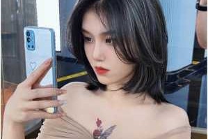 女生黑发挑染什么颜色好看,女生挑染什么颜色好看图片