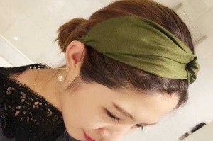 短发带发带后面怎么弄（短发带发带怎么带好看的发型）