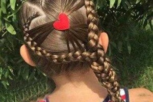 小孩的头发怎么梳（小孩的头发怎么梳好看）