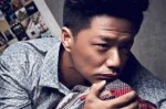 国子脸适合什么发型男（发质硬，国字脸，男生适合什么发型）