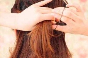刘海蜈蚣辫怎么编（蜈蚣辫怎么扎）