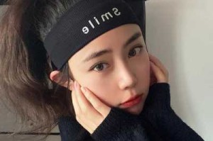 运动发带怎么带好看（运动服怎么扎头发好看）