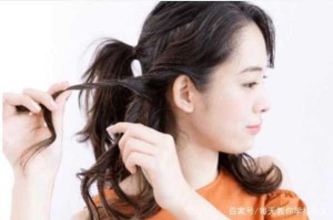 自然卷怎么扎头发好看（想把头发自然弄成发尾稍稍往里卷怎么做？不用电风吹）