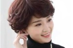 今年流行什么发行女（50岁今年流行啥发型）