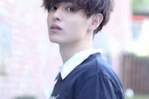 怎么剪出男生锅盖头发型,男生锅盖头吹什么发型好看
