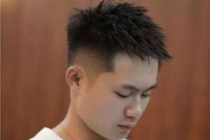 发型怎么剪（前面头发怎么剪好）