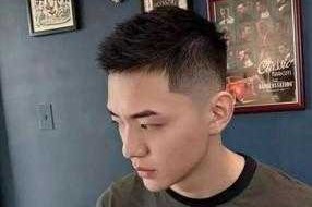 头发太硬留什么发型（头发硬适合什么发型）