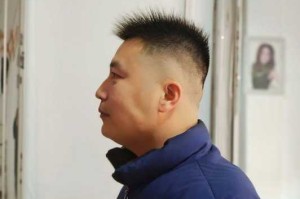刘海翘起来了怎么办,刘海太翘怎么办男生
