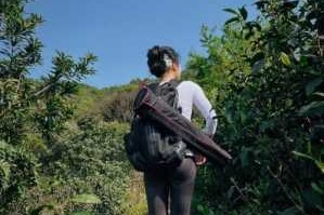 爬山适合什么发型（爬山适合什么发型女）