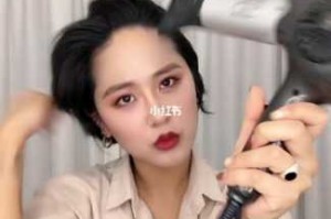 头帘尴尬期怎么弄（头帘尴尬期怎么打理）
