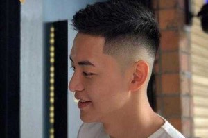 方形额头什么发型,方形头适合什么发型男生
