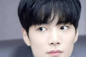 男四方脸适合什么发型（男四方脸适合什么发型图片）