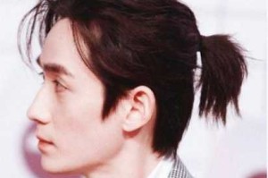 男士扎辫子发型叫什么（男士扎辫子发型叫什么名字）
