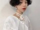 女生卷发短发发型,今年流行什么烫发2023