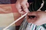 煮熟玉米皮编成辫子怎么做,玉米辫怎么编视频