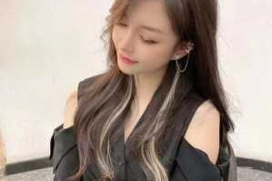 挑染什么颜色好看（耳边挑染怎么挑才好看）