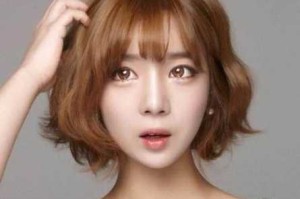 脑门高什么（脑门高什么发型好看女）
