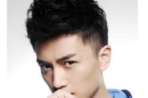 男生三角脸适合什么样的发型,三角脸型适合什么发型男生
