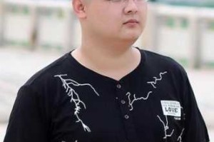 袁大头适合什么发型,男生大头适合什么发型