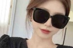 方形脸适合什么墨镜（方圆脸适合方形的墨镜吗）