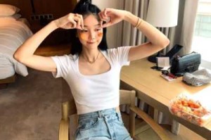 超短t恤怎么搭配（t恤短了怎么办小妙招）