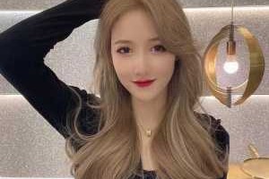 今年头发什么颜色好看（今年染头发流行什么颜色好看女士）